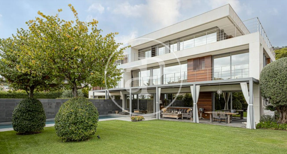 Wunderschöne Haus Zum Verkauf mit Terrasse in Ciutat Diagonal (Esplugues de Llobregat)