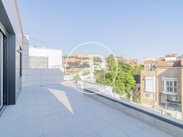 Neubau Zum Verkauf mit Terrasse in Fuentelarreina (Fuencarral)