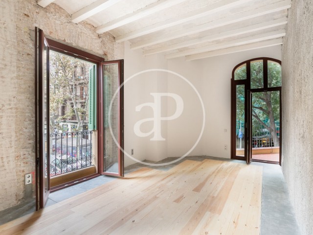 New building (work) for sale with Terrace in Sant Antoni (Barcelona)