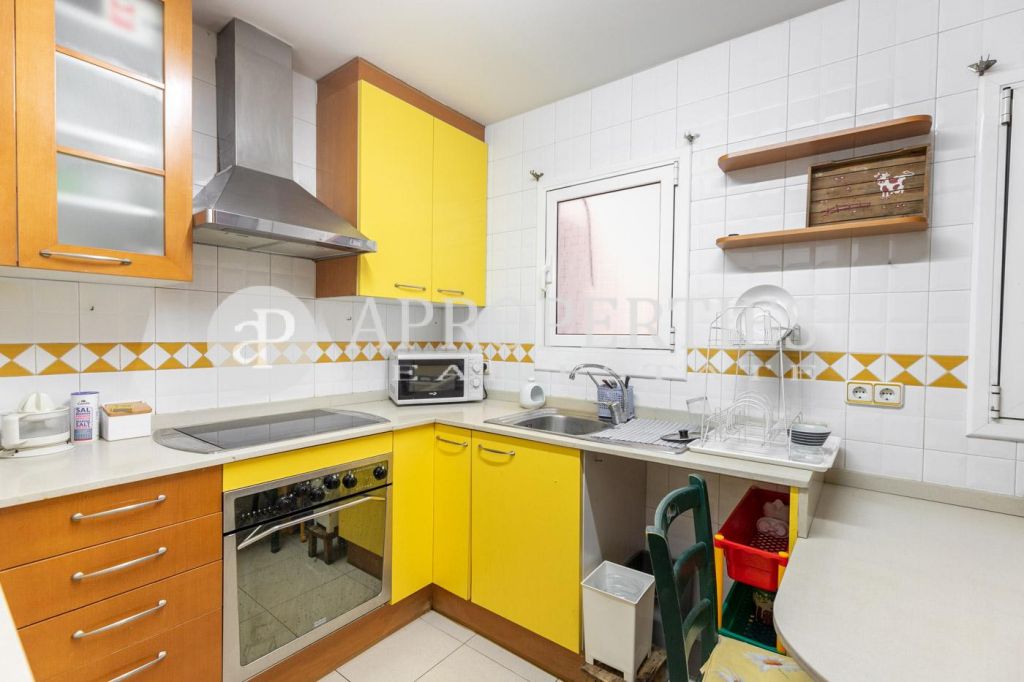 Barcelona, Les Corts, 08014, España