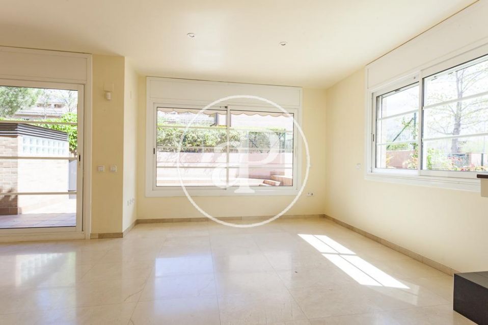 Mira Sol, Sant Cugat del Vallès, Barcelona, 08195, España