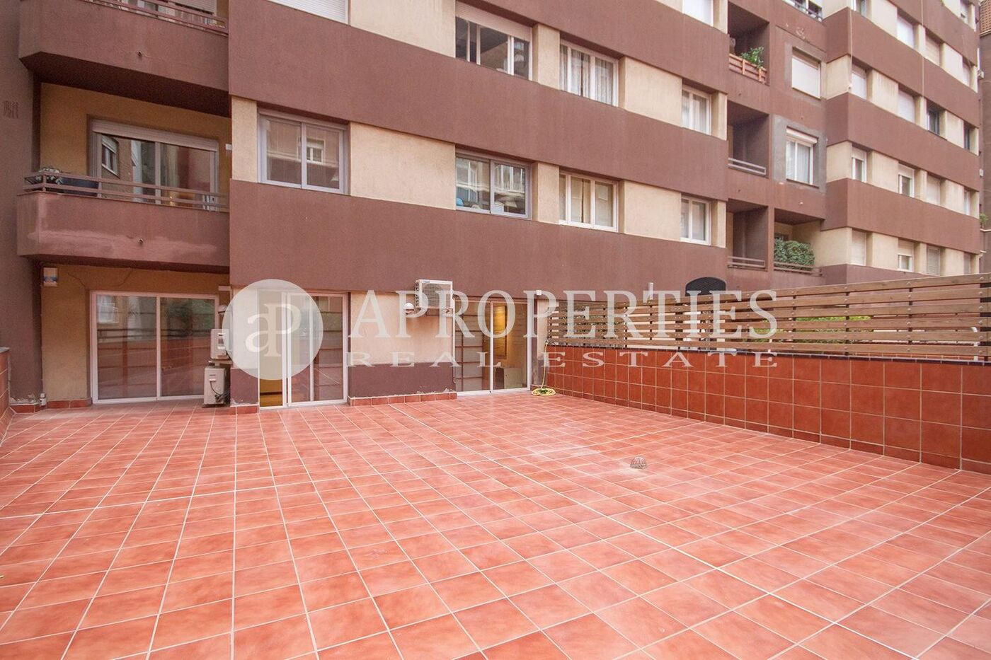 Barcelona, 08001, España