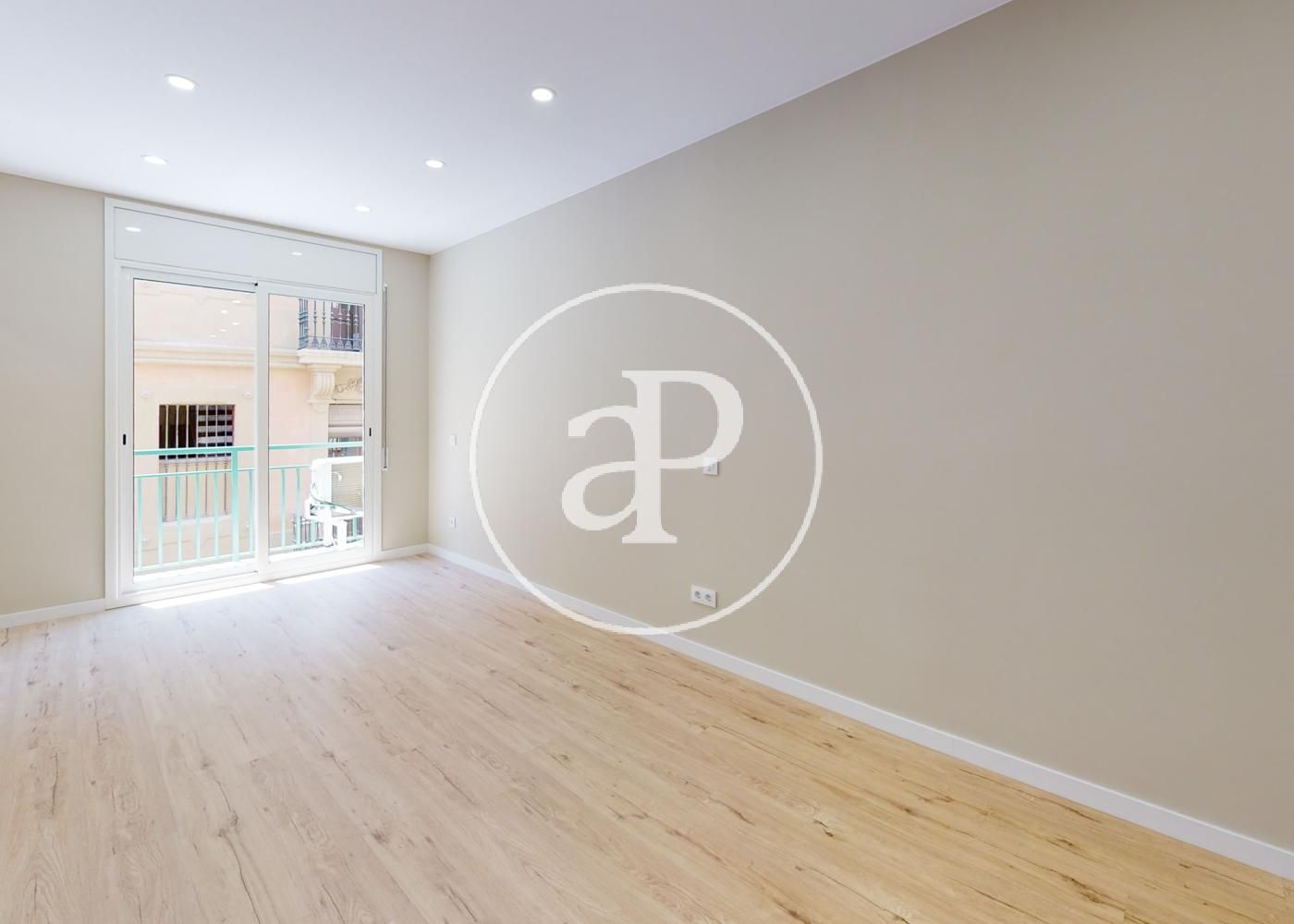 Flat for sale with views in Vila de Gràcia (Barcelona)