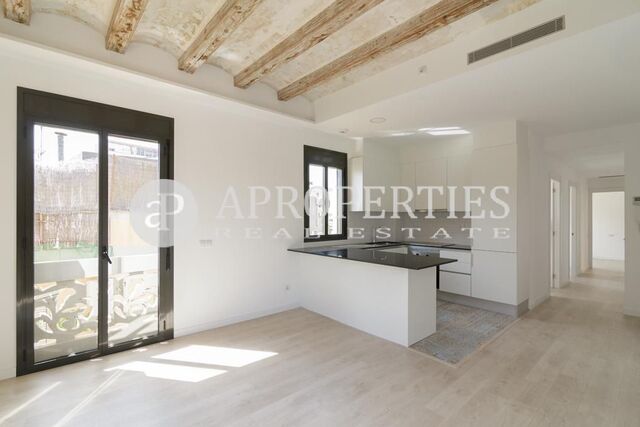 Barcelona, 08014, España