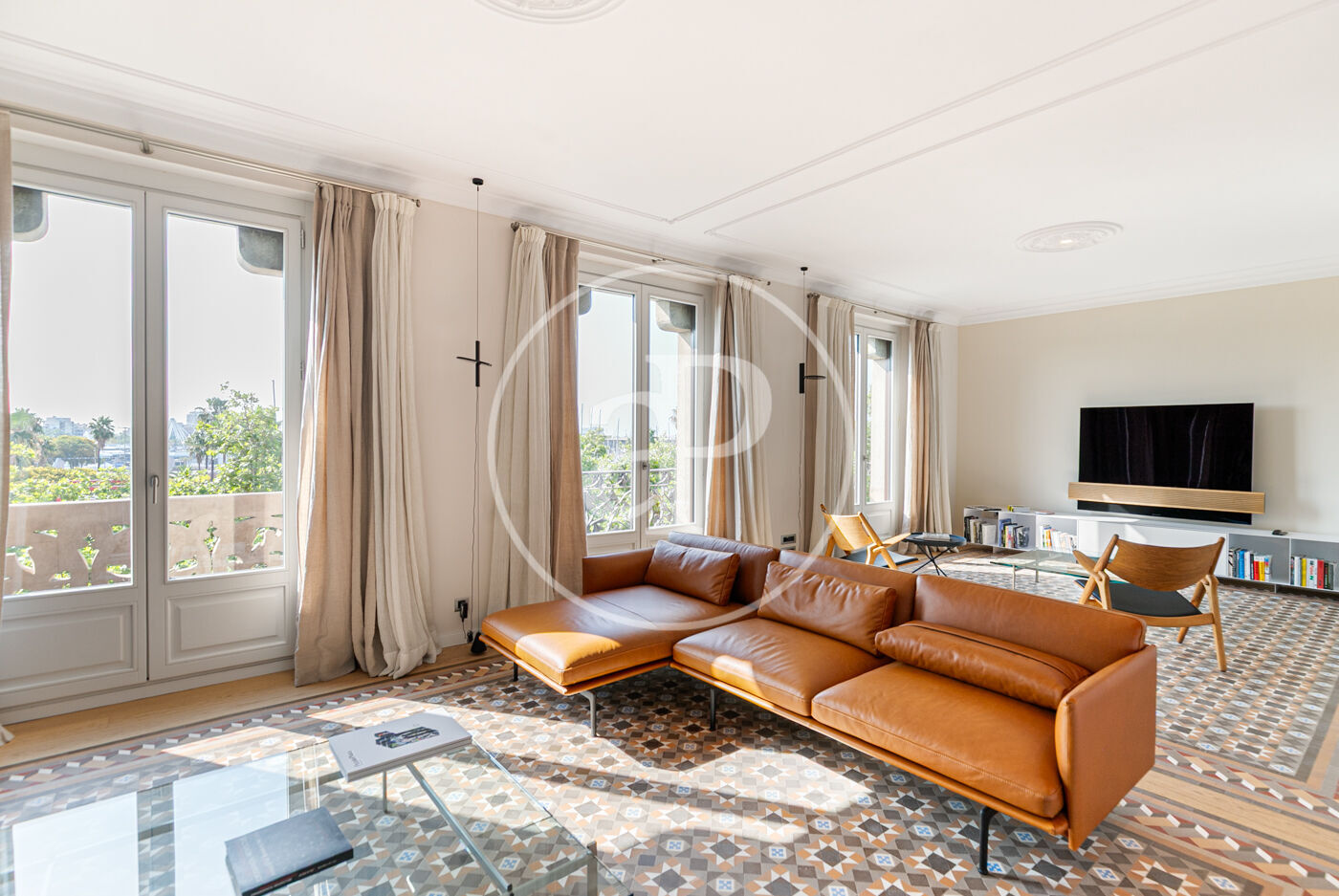 Luxosos Habitatges i Àtic a Edifici Modernista: Casa Condeminas