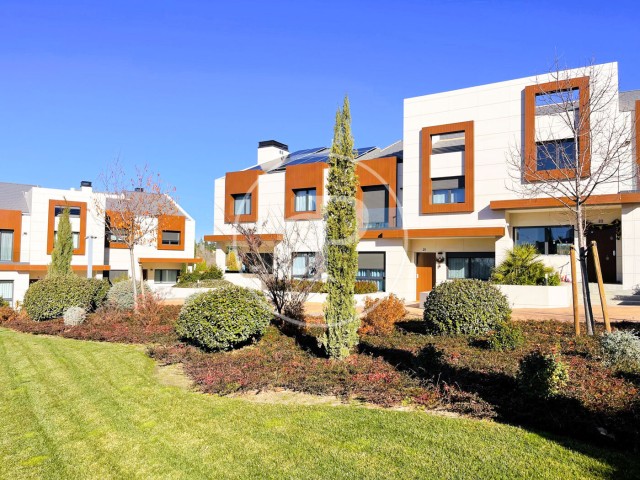 Neubau Zum Verkauf mit Terrasse in Boadilla del Monte
